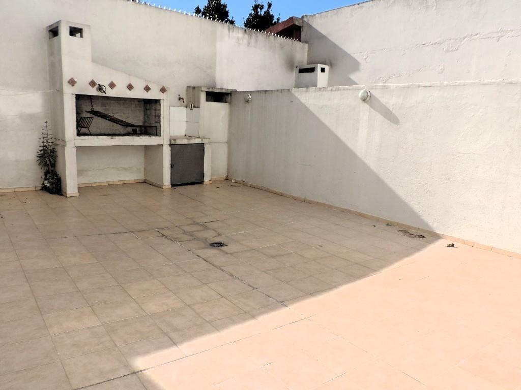 INVERSONRES VENTA MONOAMBIENTE PATIO PARRILLERO GARAGE BUCEO