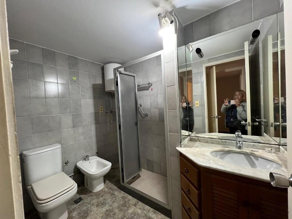 Se vende Apto con Garaje de 2 dormi 2 baños en el Centro