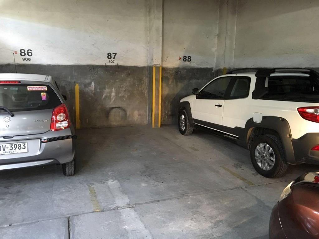 Se vende Apto con Garaje de 2 dormi 2 baños en el Centro