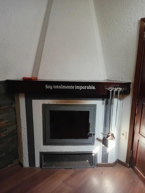 Casa amplia, 3 baños, estufa, cochera. Ideal empresa