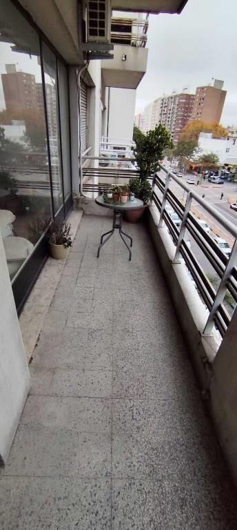 S/Av Del Libertador De Categoría 61m2 tza. al frente, losa!!