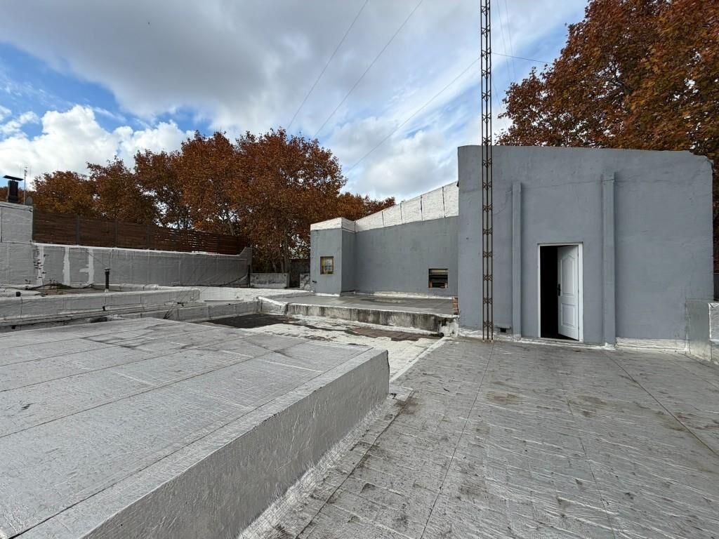 DIRI SAN MARTIN Y C. REYLES - 600M2 CONSTR- ENTRADA CAMIONES