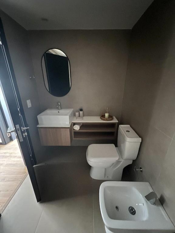 Venta Pent House Parque Batlle 1 dormitorio cocina definida