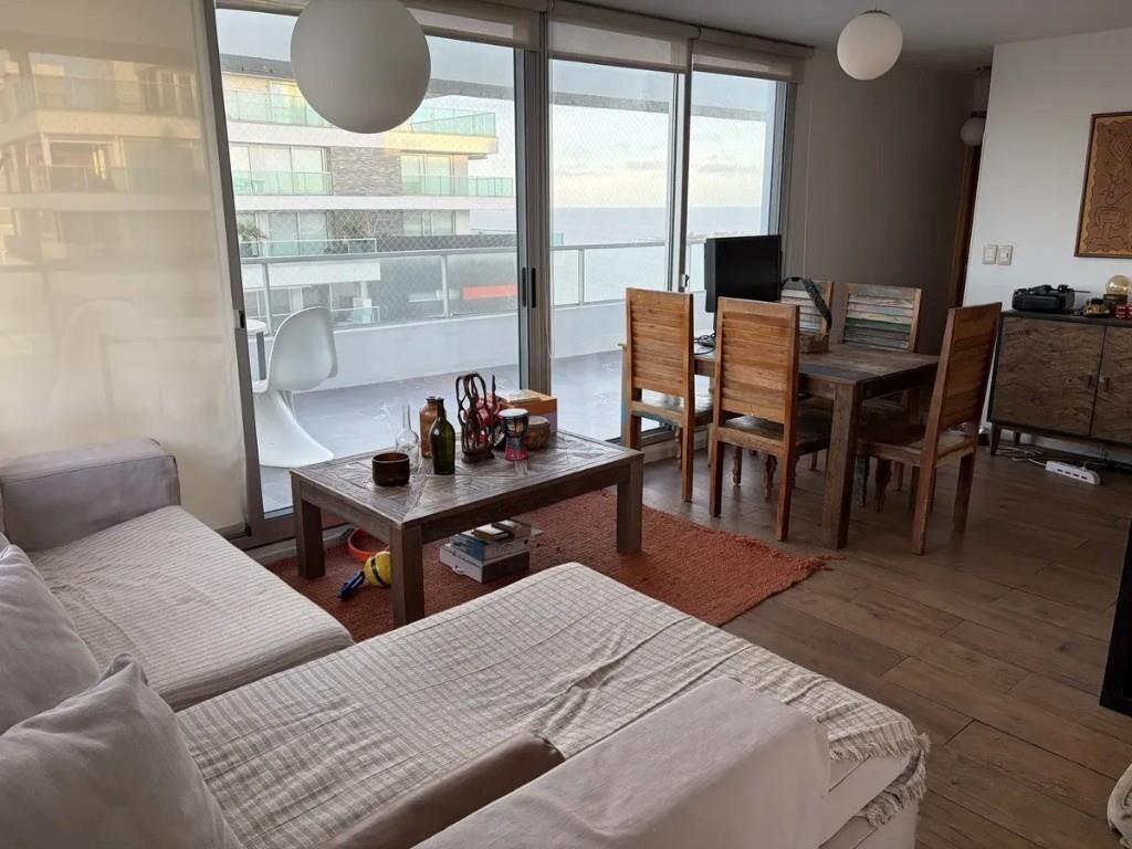 Penthouse 2 dorm 2 baños, Garaje,  Av. Colombes, Malvin Sur
