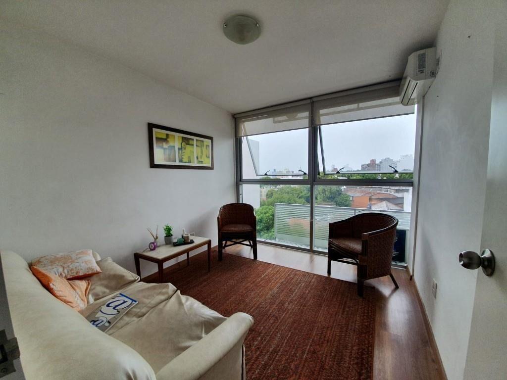 Monoambiente al frente, piso 6, orientación este