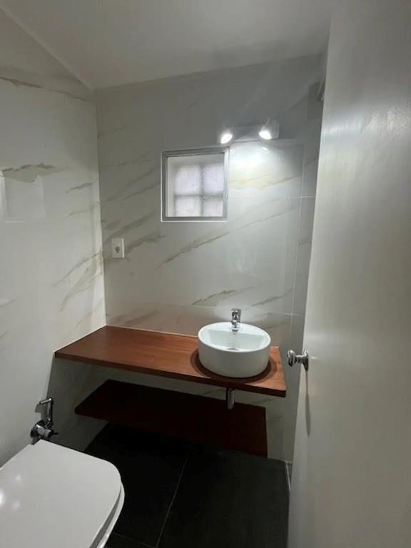 Reciclado! Piso alto con servicio completo y garage