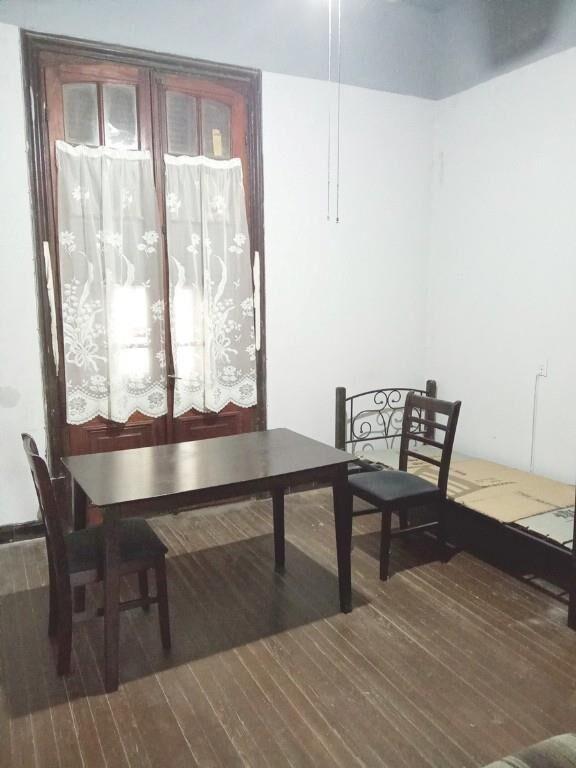Habitación individual para mujer frente al Clínicas