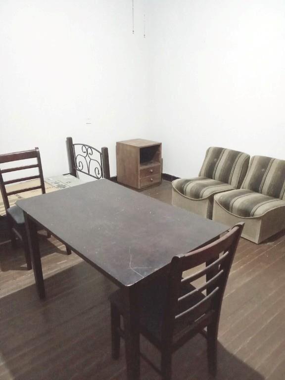Habitación individual para mujer frente al Clínicas
