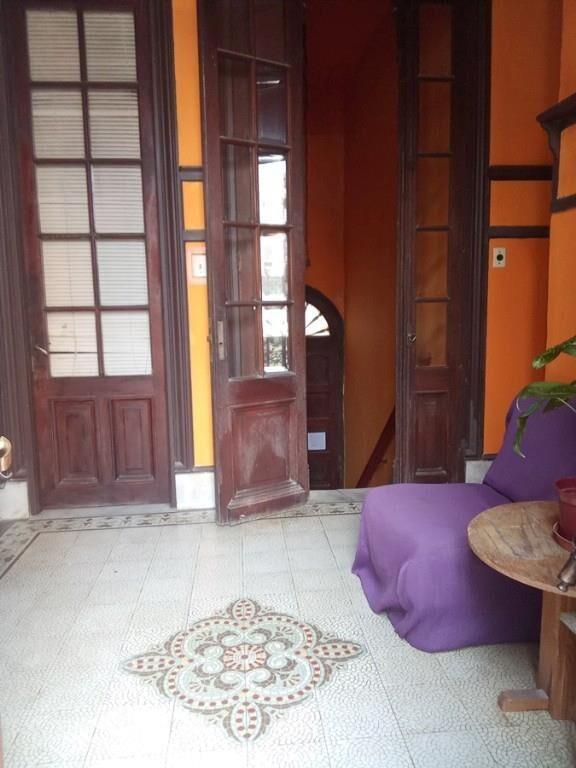 Habitación individual para mujer frente al Clínicas