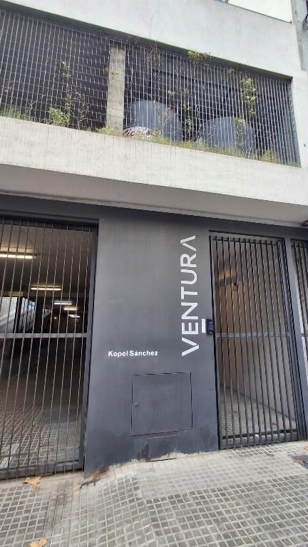 Se alquila apto en Calle Coronel Brandsen, Tres Cruces