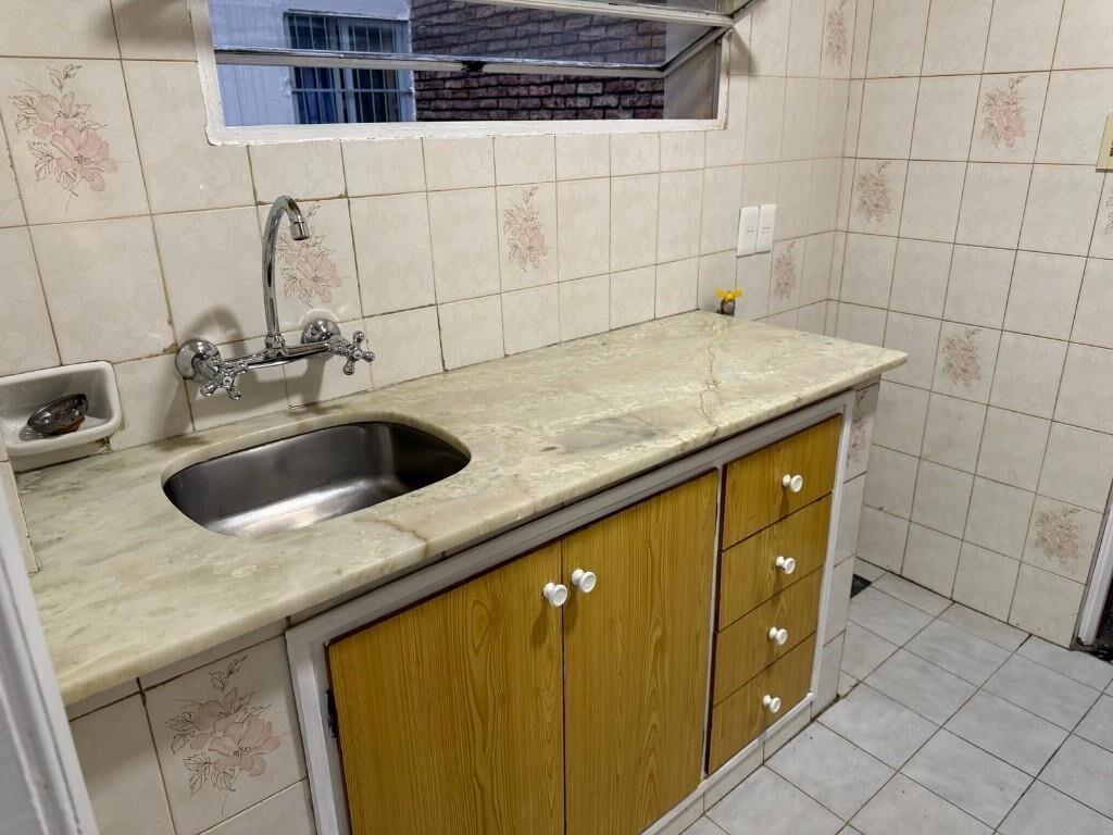 Apartamento sobre 26 de Marzo con balcon!