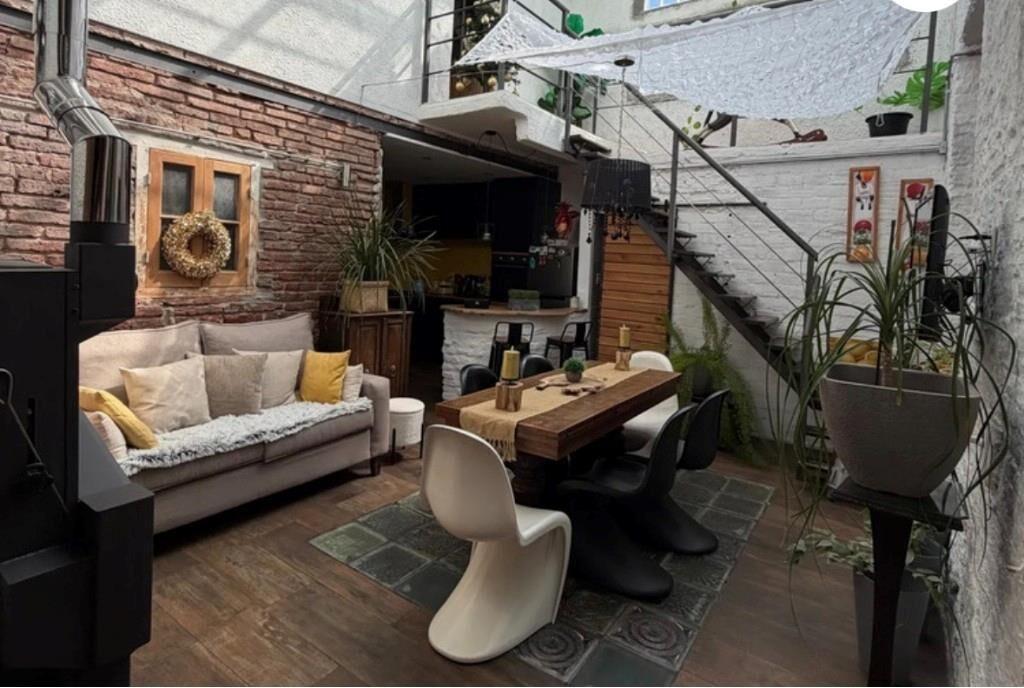 Casa de 150 mts a nuevo en Aguada .