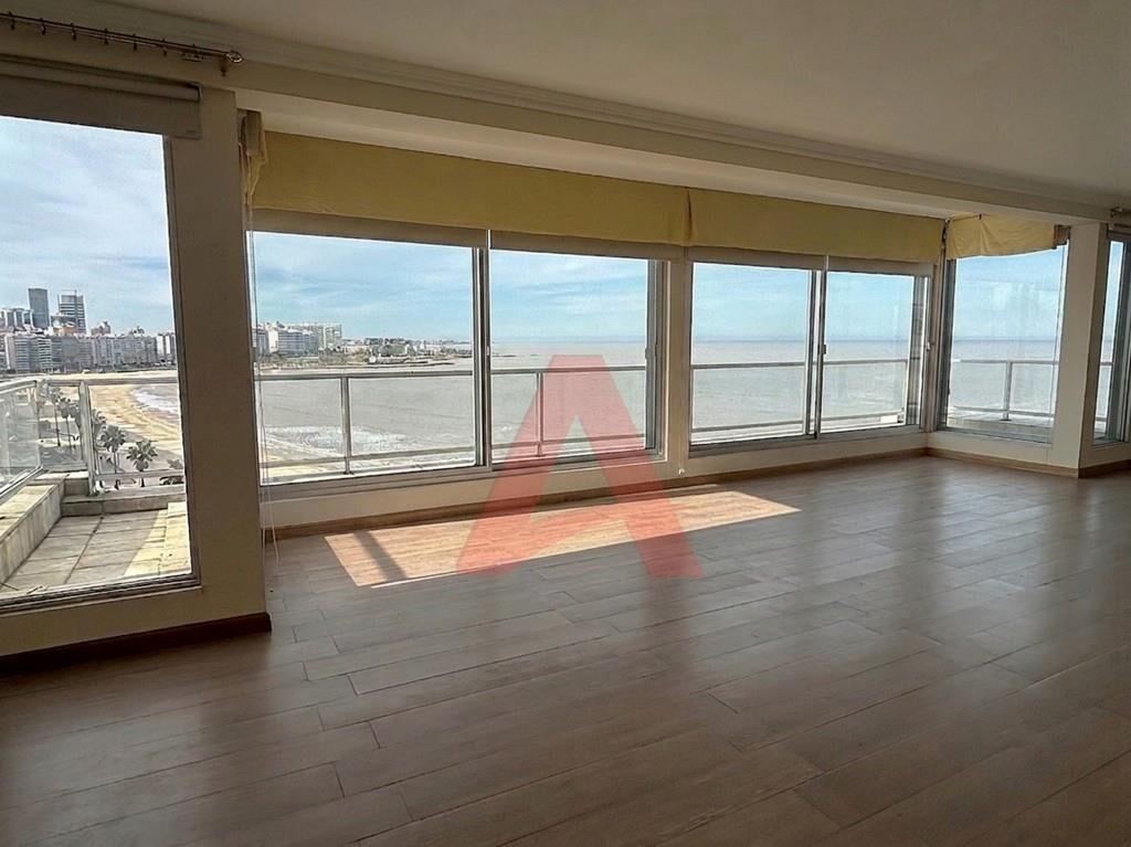 PENT HOUSE CON VISTA AL MAR  3 DORMTORIOS Y SERV - 2 GARAJE