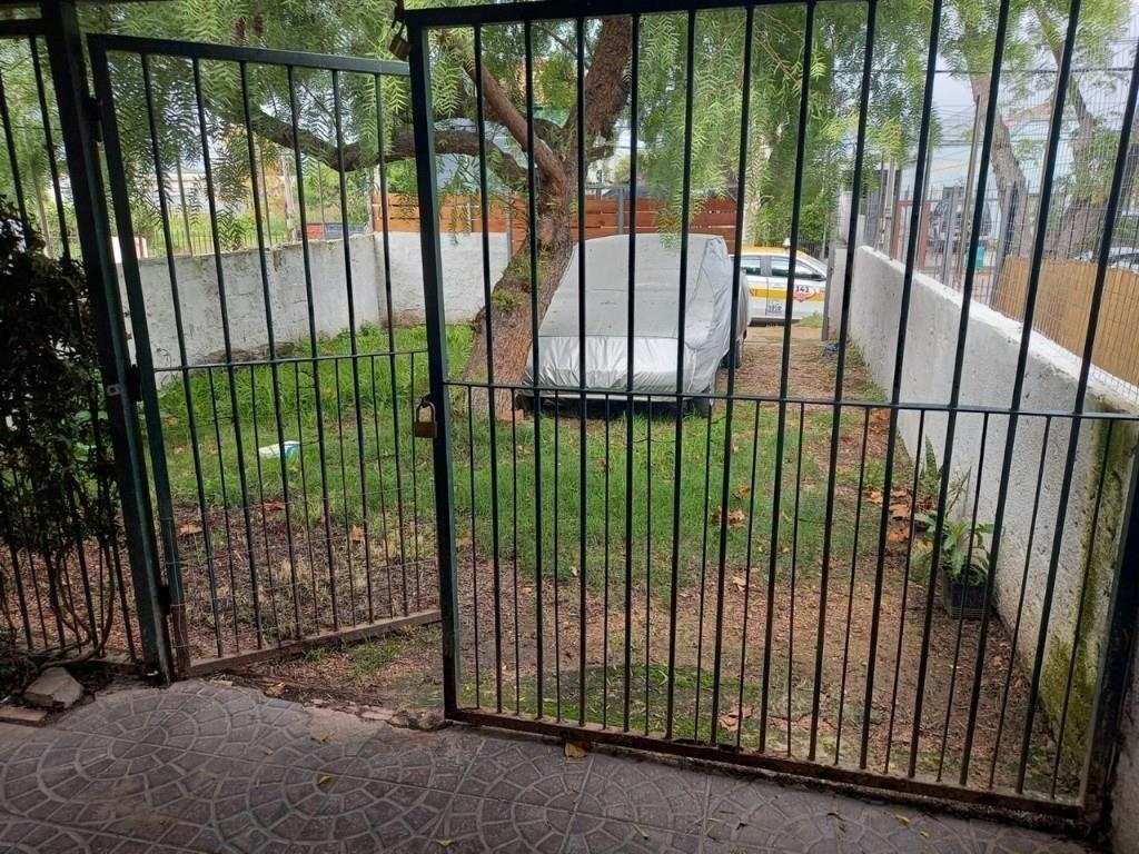 Venta Colon 1 dormitorio planchada entrada vehicular c/renta