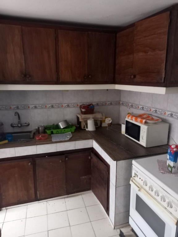 Venta Colon 1 dormitorio planchada entrada vehicular c/renta