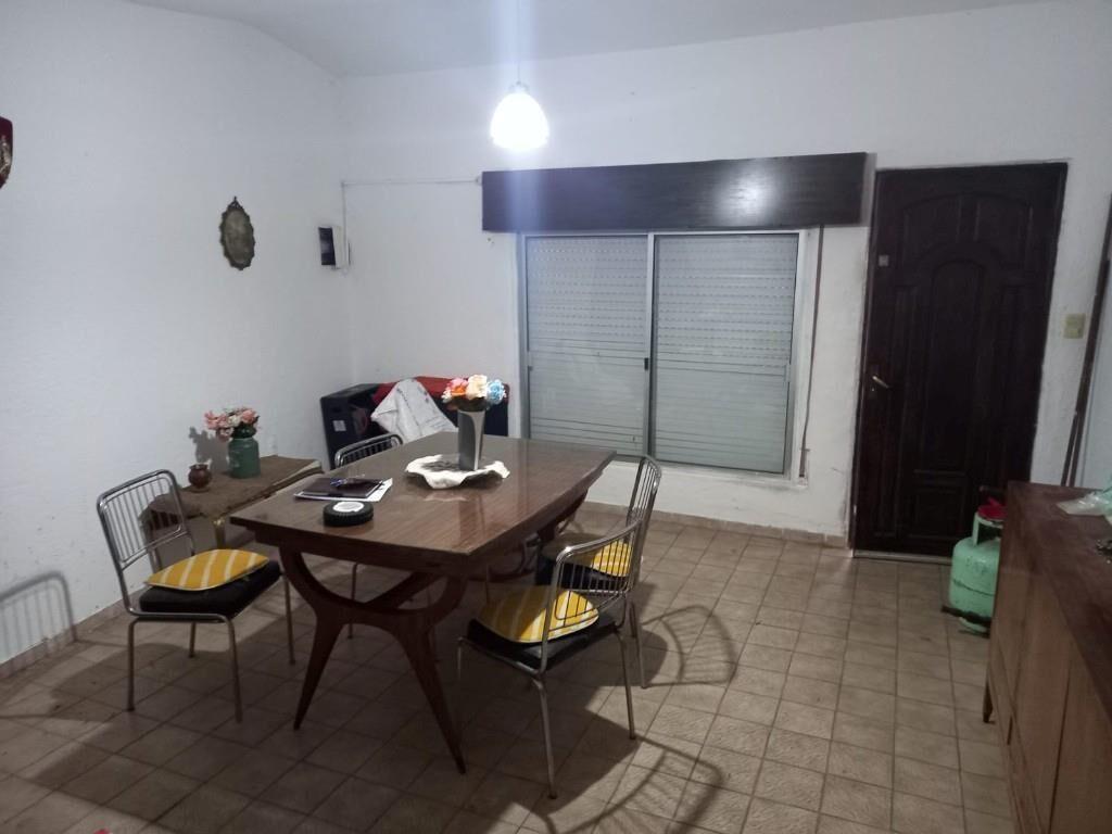 Venta Colon 1 dormitorio planchada entrada vehicular c/renta