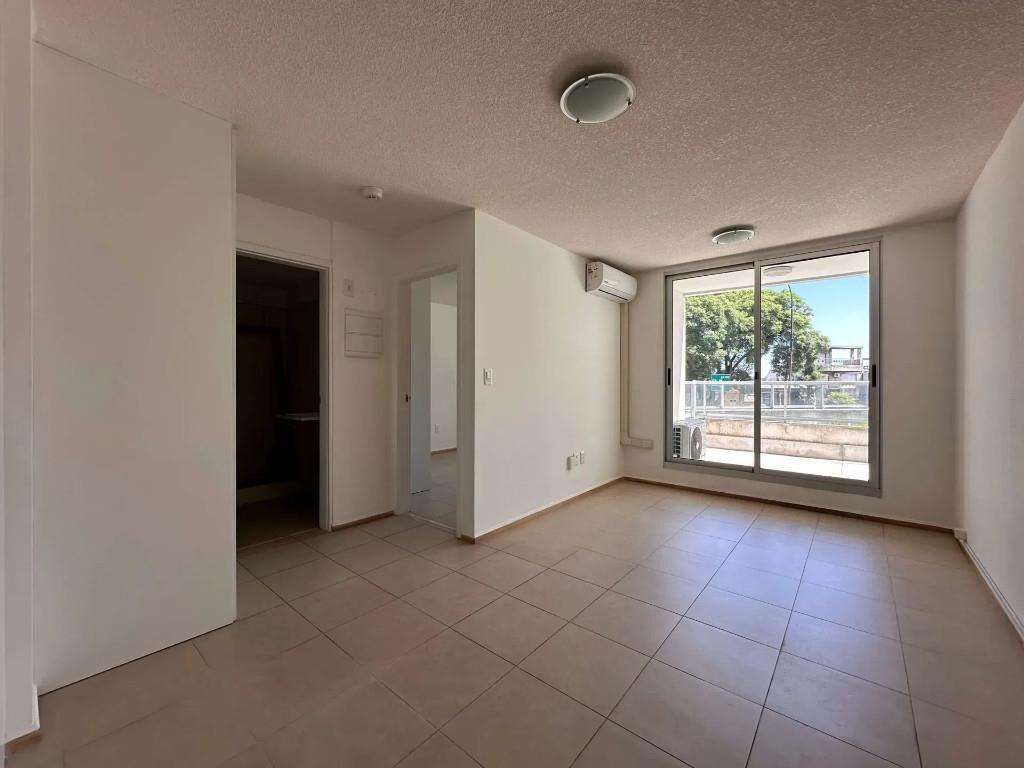 Apartamento de 1 dormitorio, Tres Cruces, Garage, patio