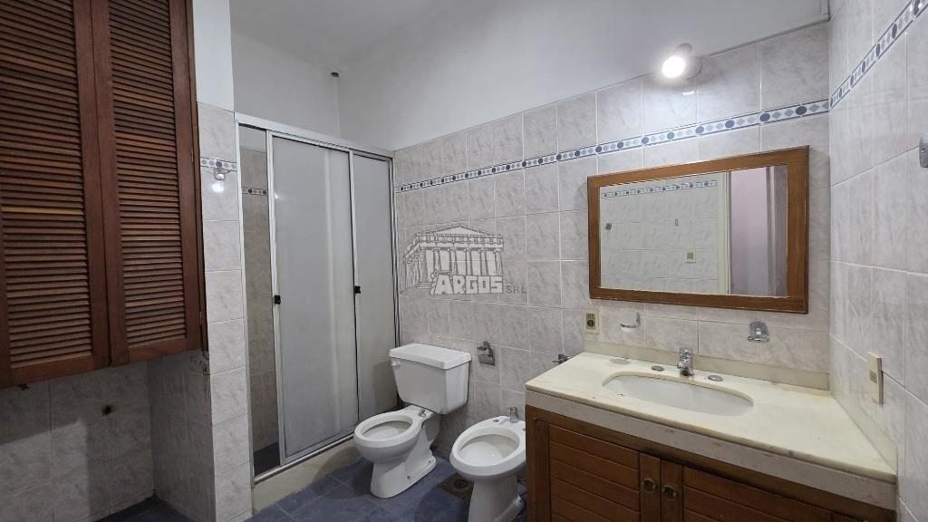 ARGOS VENDE CASA P.U. 3 DORM. C/GGE. GESTIDO ESQ. G. PEREIRA
