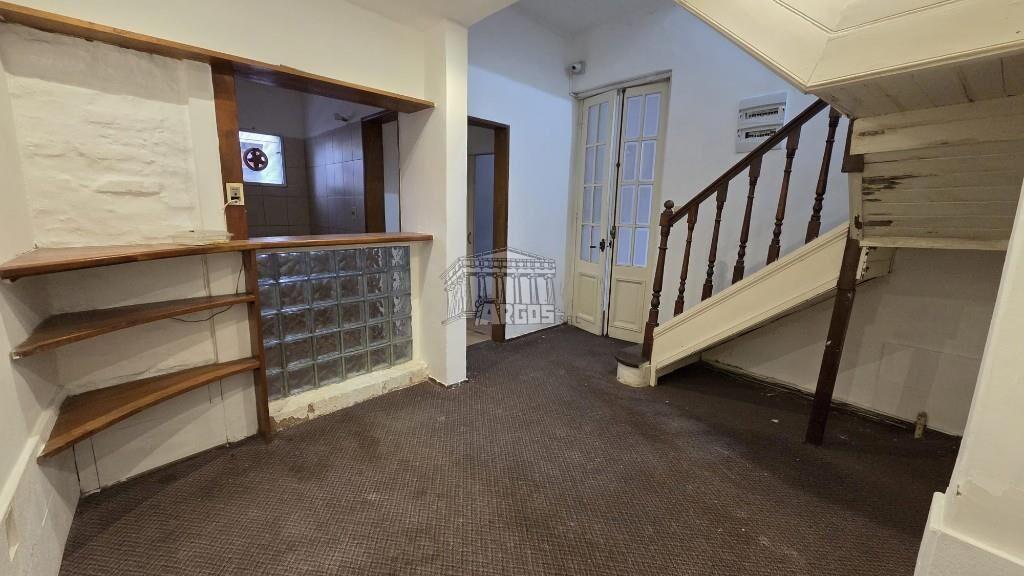 ARGOS VENDE CASA P.U. 3 DORM. C/GGE. GESTIDO ESQ. G. PEREIRA