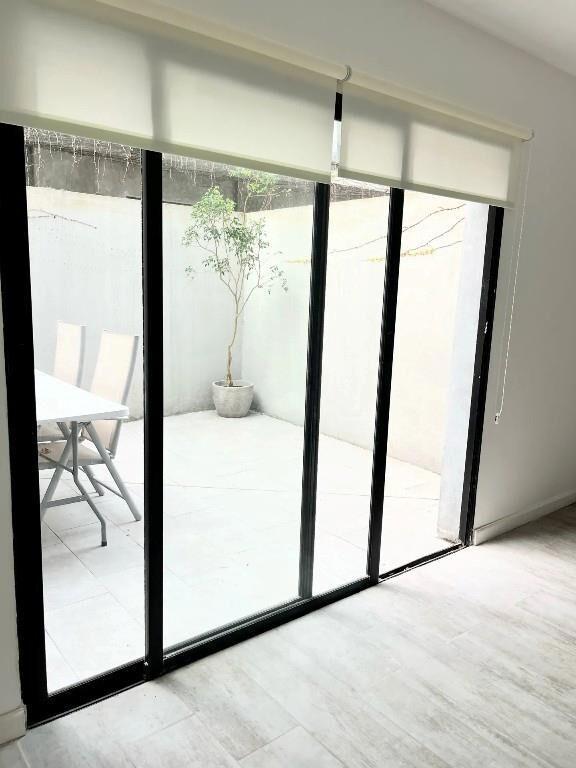 1 dormitorio + 2 patios, GGE, impecable en Pta Carretas