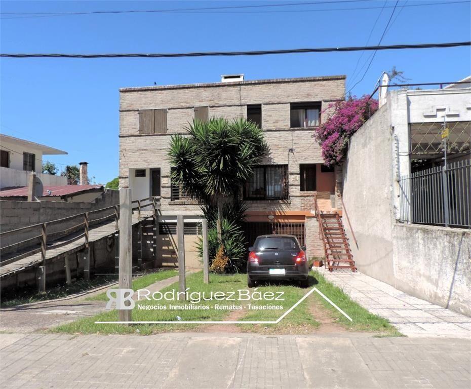 VENTA CASA GEMELA 3 DORMITORIOS 2 BAÑOS GARAJE FONDO VERDE