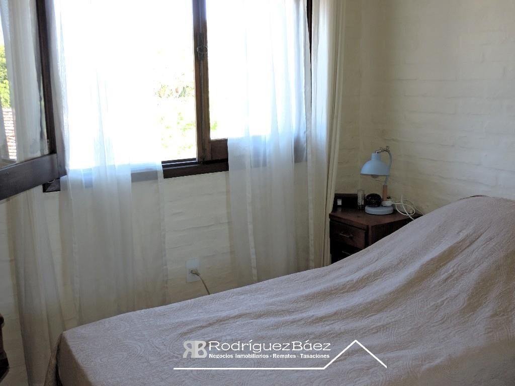 VENTA CASA GEMELA 3 DORMITORIOS 2 BAÑOS GARAJE FONDO VERDE