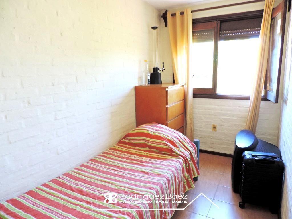 VENTA CASA GEMELA 3 DORMITORIOS 2 BAÑOS GARAJE FONDO VERDE