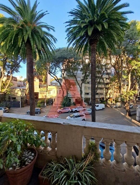 POCITOS  VENTA APARTAMENTO– 3 DORMITORIOS Y 3 BAÑOS - GARAJE