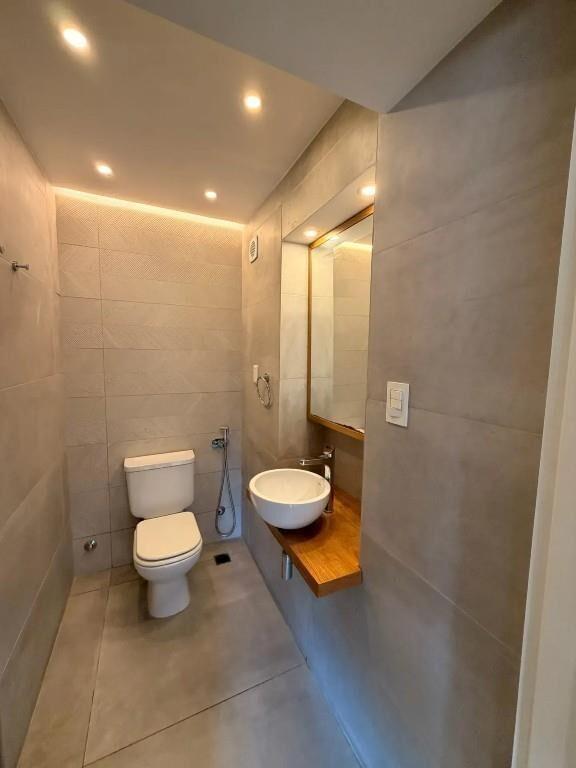 Gran apartamento, con patio y Parrillero. Espectacular