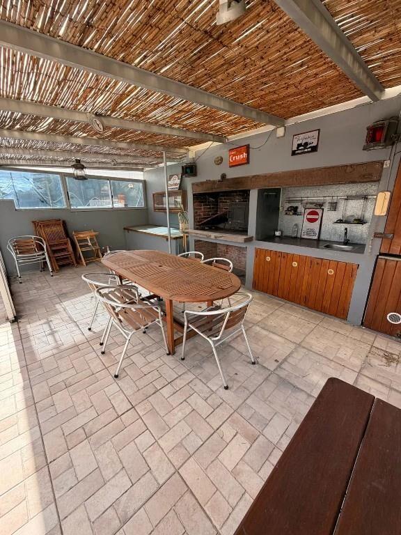 Gran apartamento, con patio y Parrillero. Espectacular