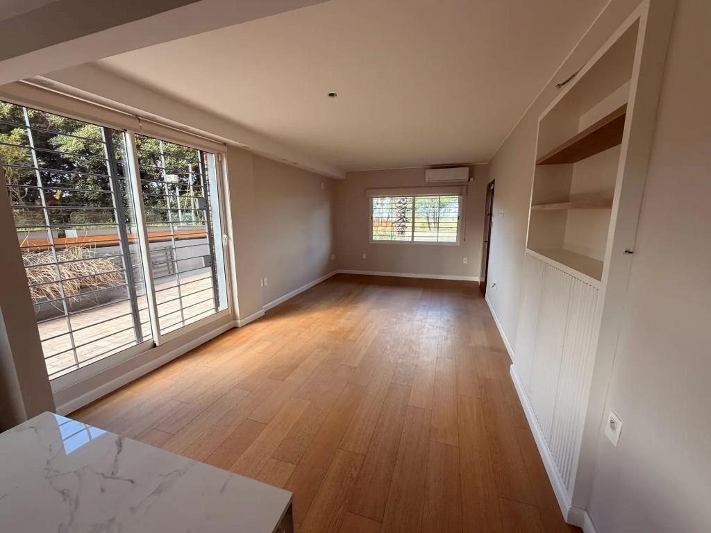 Gran apartamento, con patio y Parrillero. Espectacular
