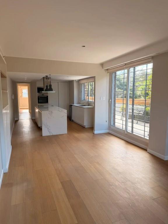 Gran apartamento, con patio y Parrillero. Espectacular