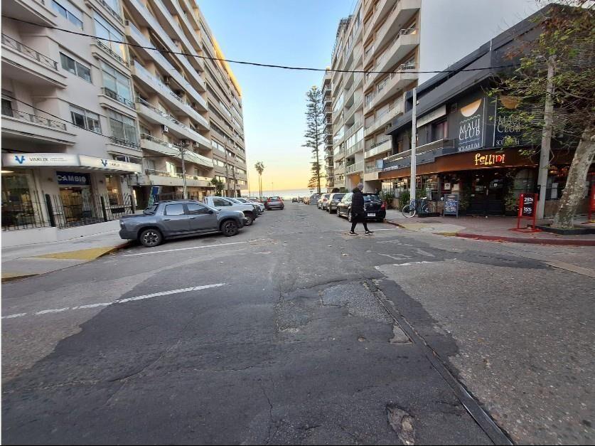 ATENCIÓN INVERSORES!! A 2 de Rambla y Av. Brasil.!!!