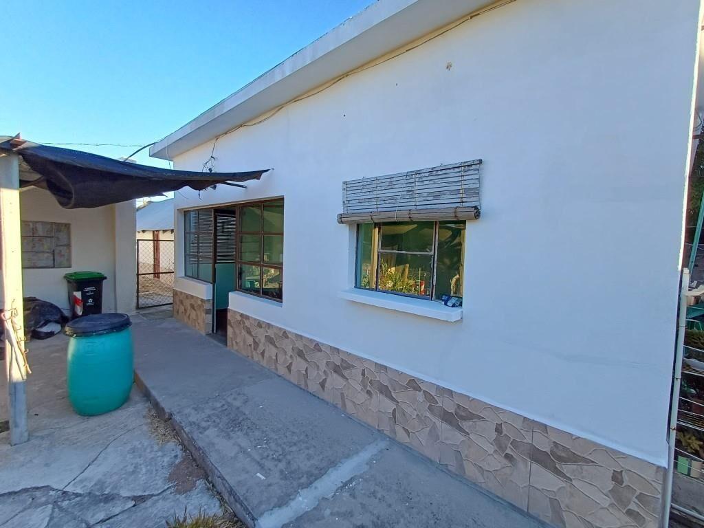 Casa al fondo de 1 dormitorio.