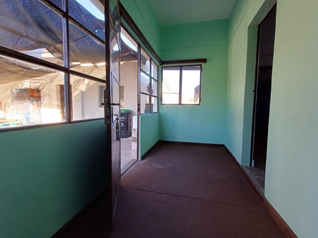 Casa al fondo de 1 dormitorio.