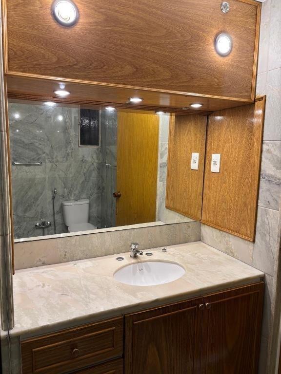 DUENO ALQUILO APARTAMENTO,3 Dorm,3 Ban, Servicio