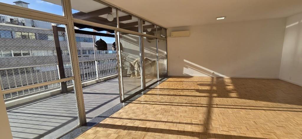 ALQUILER PENTHOUSE POCITOS | A PASOS DE LA RAMBLA | GARAJE