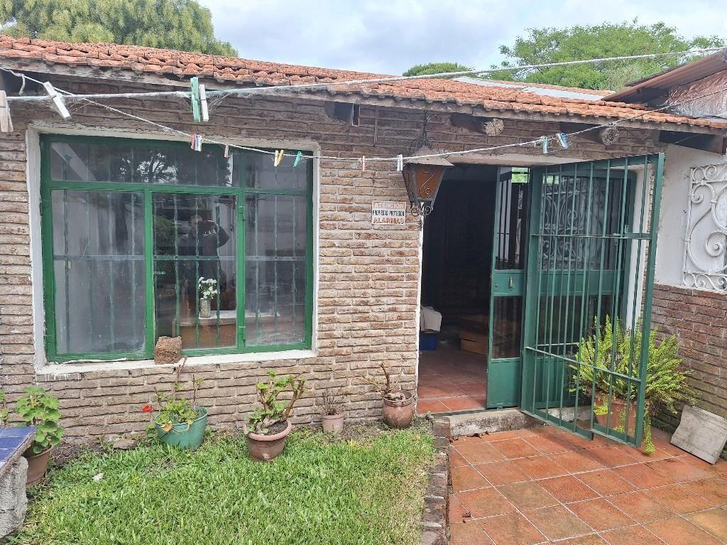 Lezica , céntrica 3 d y barbacoa jardin y entrada para coche