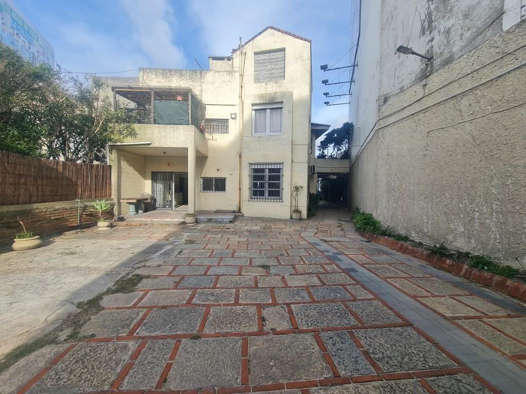 Al mar, Jardín, 3 dorm, 2 b, gge, fondo, más apto Malvín
