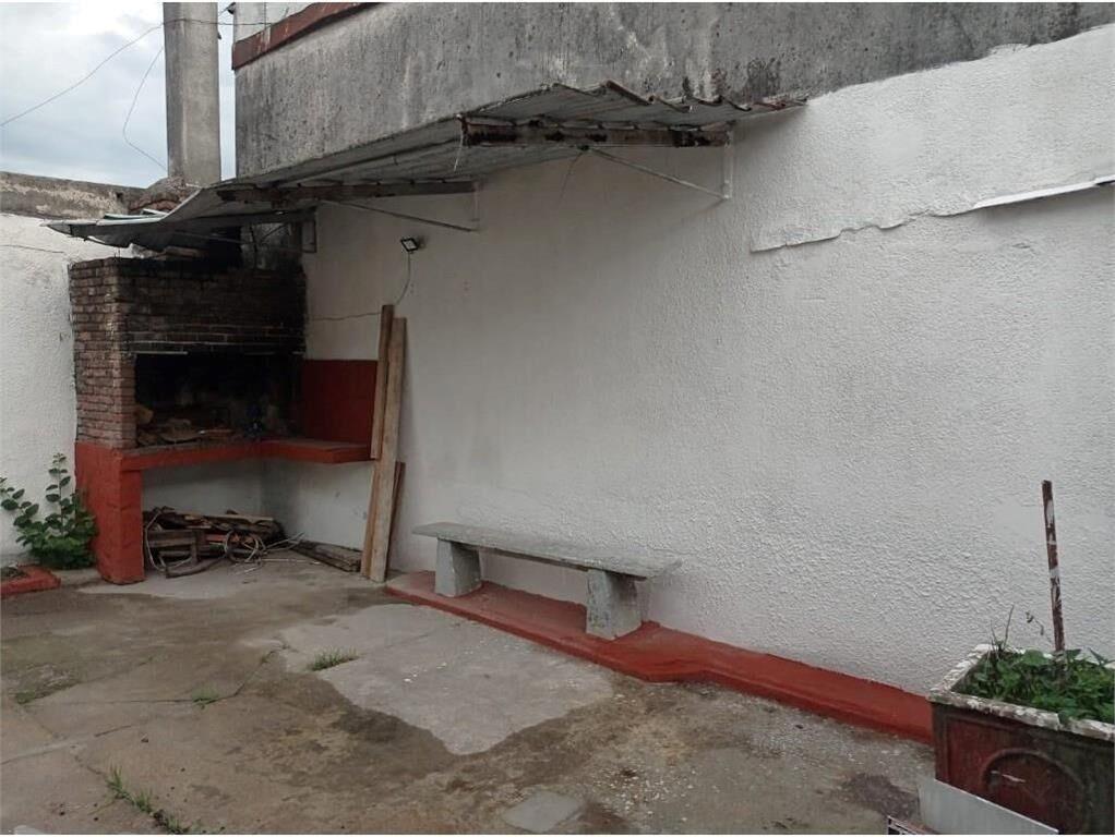 CASA GRAL FLORES Y HERRERA 3 DOR 2 BAÑOS C/FONDO NUEVOCENTRO