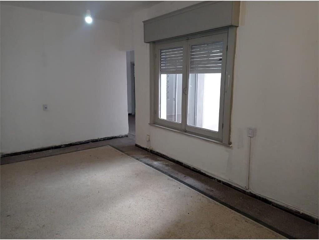 CASA GRAL FLORES Y HERRERA 3 DOR 2 BAÑOS C/FONDO NUEVOCENTRO