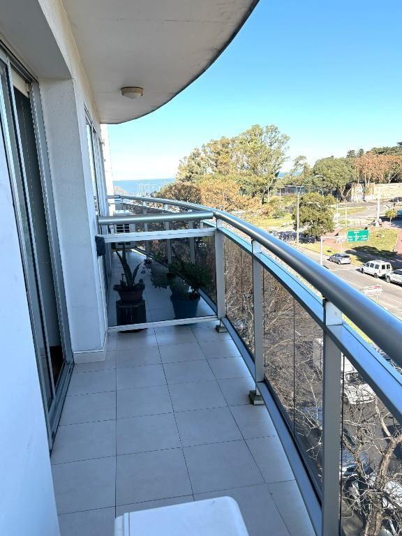 Dueño vende Apartamento en Buceo - 2 Dorm., 2 baños y Garaje