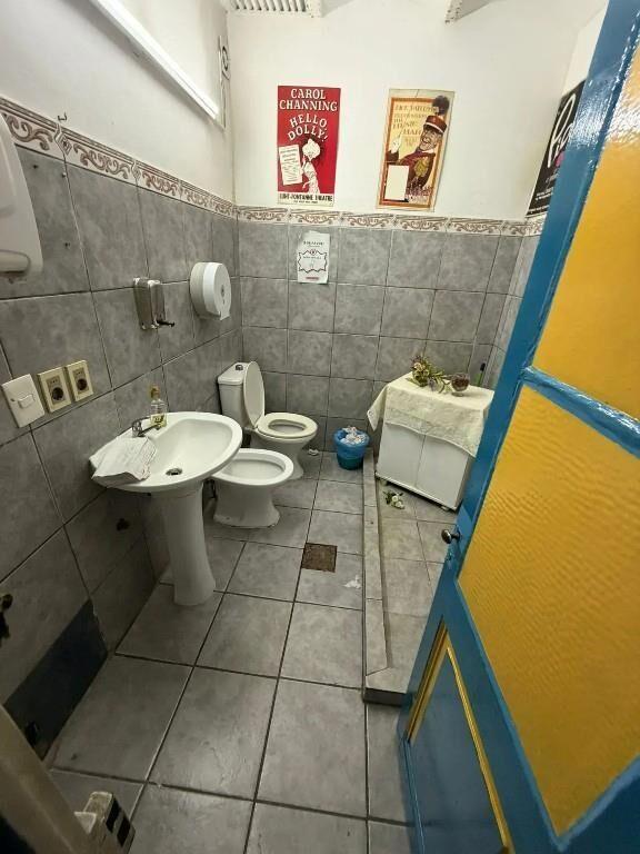 Casa de 9 dormitorios, ideal empresa, uso comercial