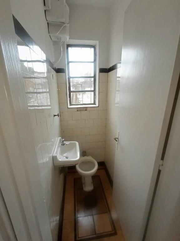 4 dorm, 2 baños, casa de altos con patio y balcones