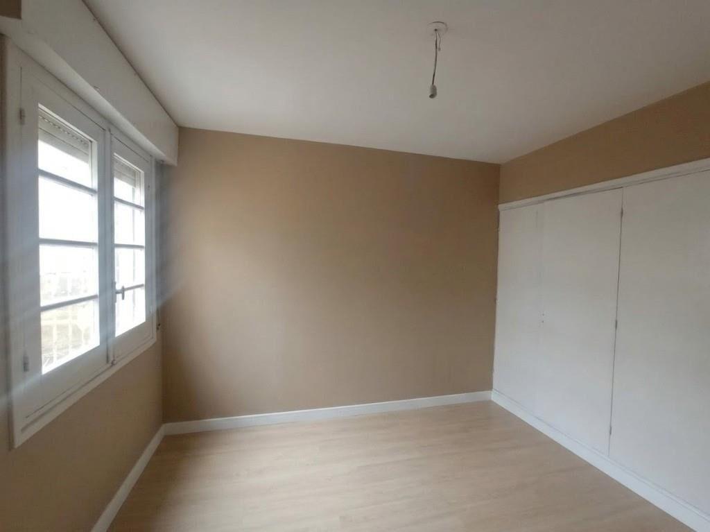 4 dorm, 2 baños, casa de altos con patio y balcones