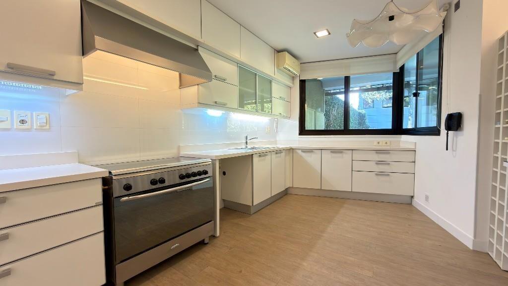 VENTA IMPORTANTE CASA CONTEMPORANEA ZONA CLUB DE GOLF