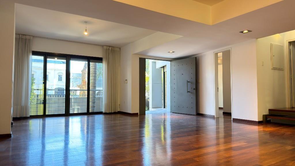 VENTA IMPORTANTE CASA CONTEMPORANEA ZONA CLUB DE GOLF