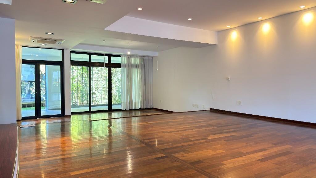 VENTA IMPORTANTE CASA CONTEMPORANEA ZONA CLUB DE GOLF