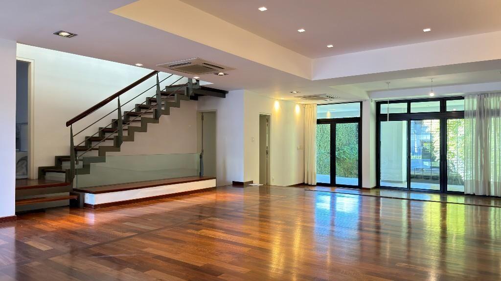 VENTA IMPORTANTE CASA CONTEMPORANEA ZONA CLUB DE GOLF