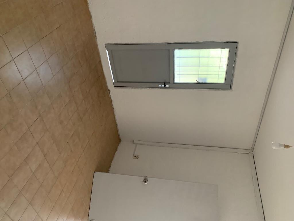 Apartamento recién remodelado con entrada auto